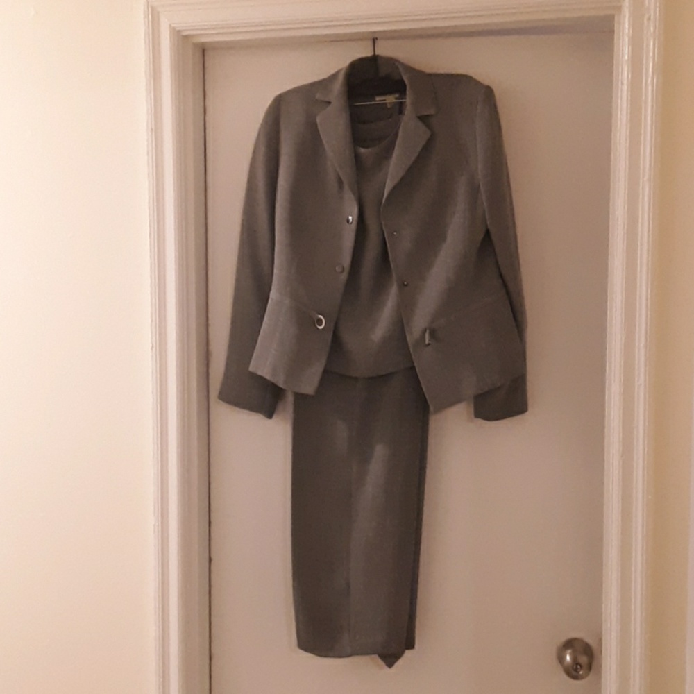 2 piece Amanda Smith petite